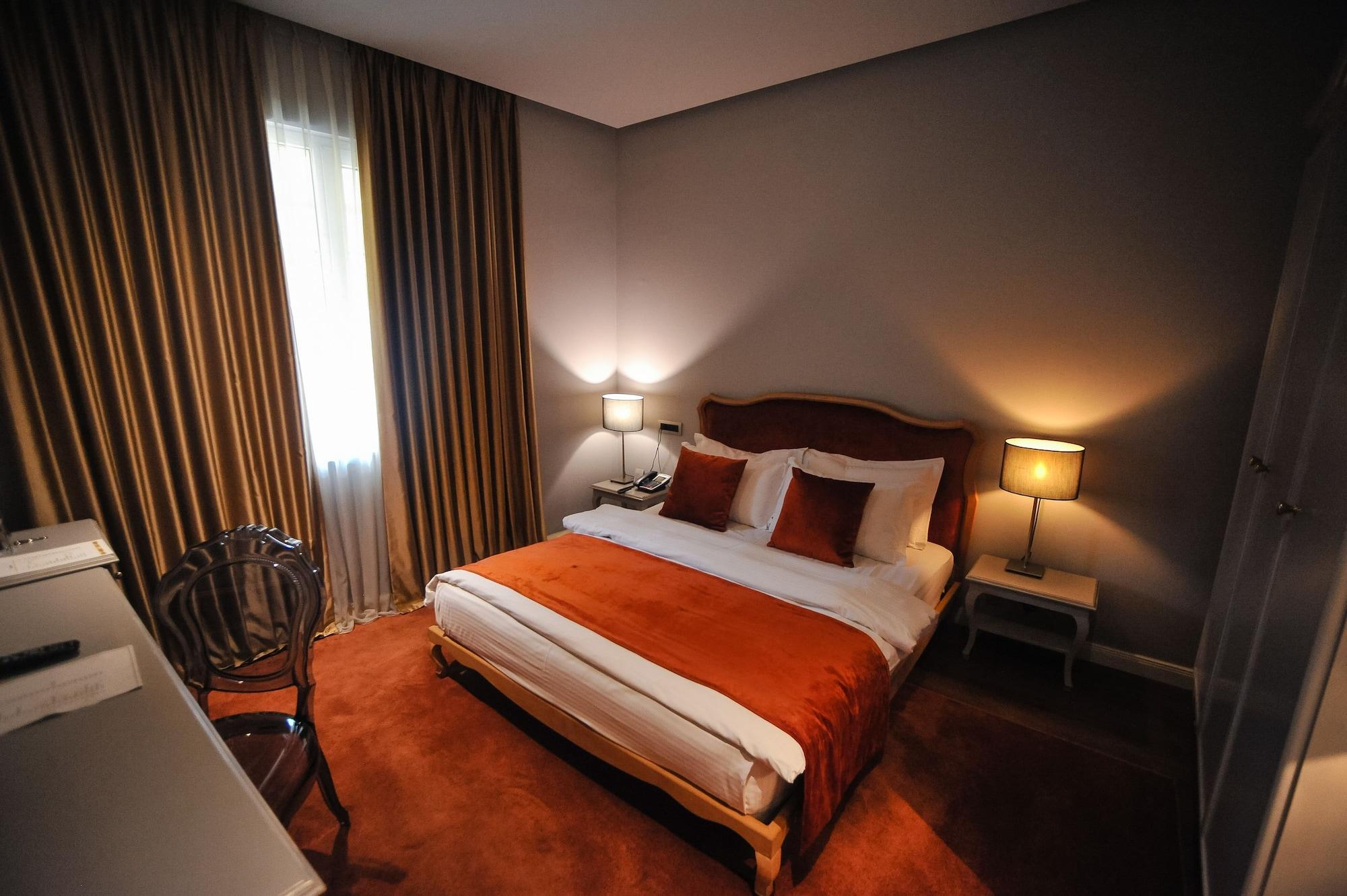 Classic Hotel Tirana Zewnętrze zdjęcie