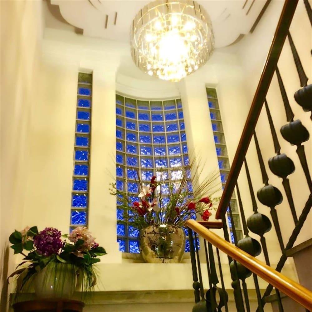 Classic Hotel Tirana Zewnętrze zdjęcie