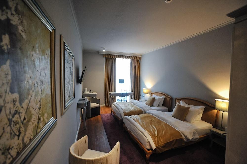 Classic Hotel Tirana Zewnętrze zdjęcie