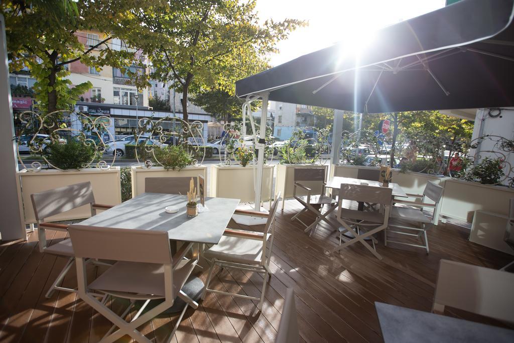 Classic Hotel Tirana Zewnętrze zdjęcie