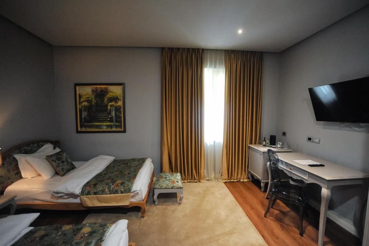 Classic Hotel Tirana Zewnętrze zdjęcie