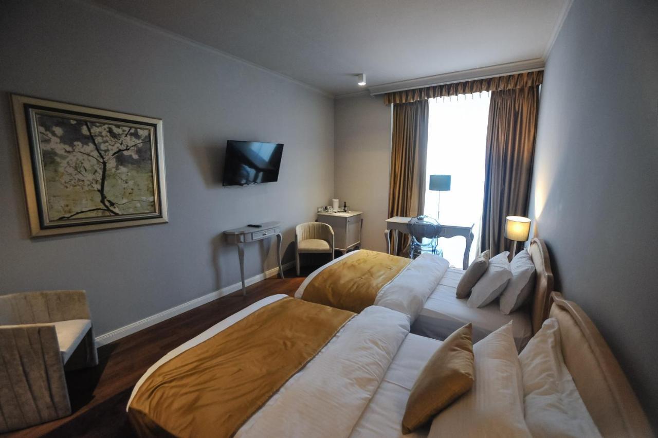 Classic Hotel Tirana Zewnętrze zdjęcie