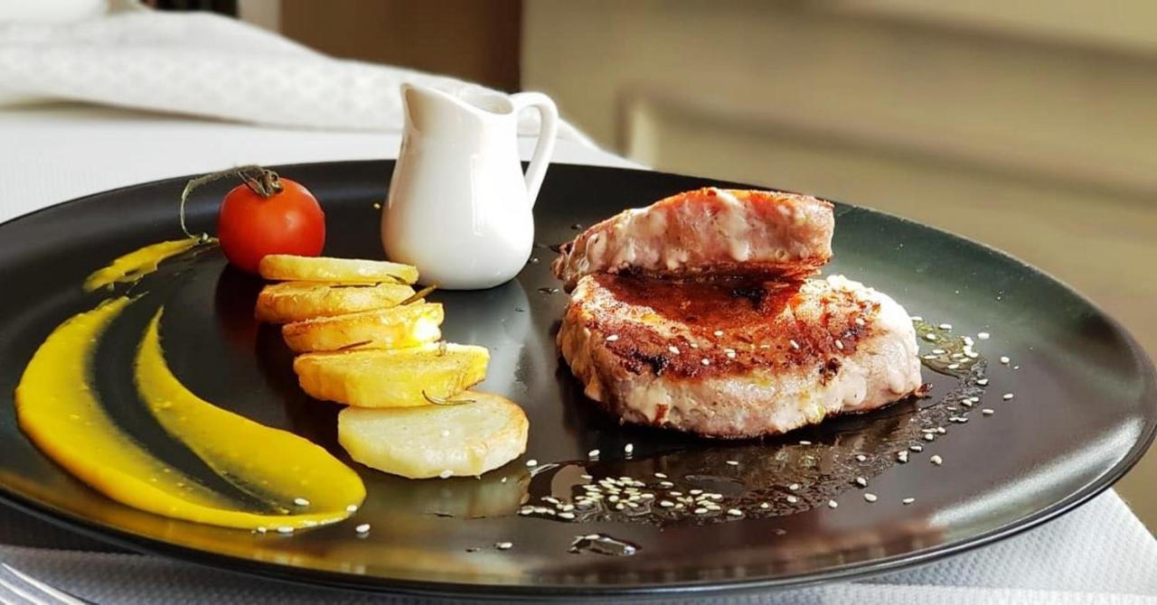 Classic Hotel Tirana Zewnętrze zdjęcie